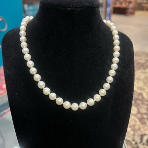 Vintage  White Pearl Chocker with 14 kt clasp